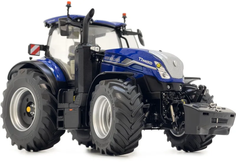 trekker / tractor New Holland T7.440XD Blue Power, schaal 1 op 32 by Marge Models in Blauw – product photo