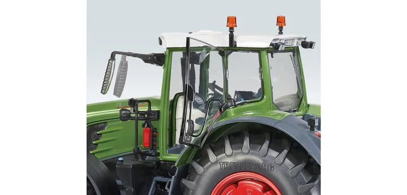 Fendt 828 Vario (2014) – 077345 · 1:32 by Wiking – interior photo 4 of 4