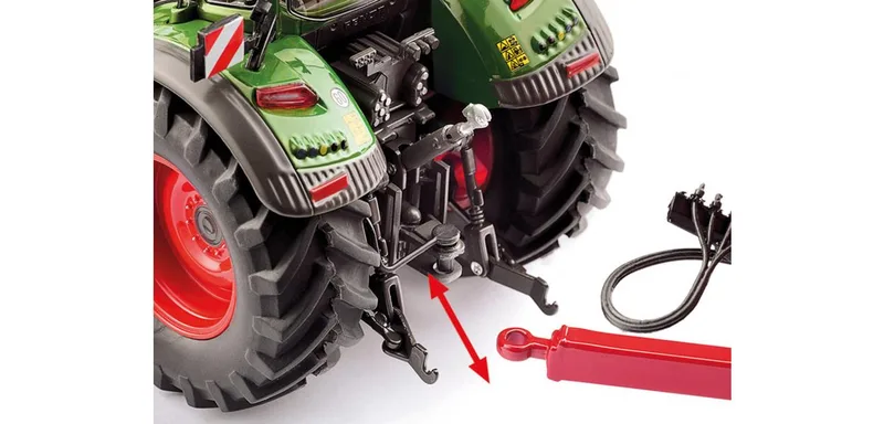 Fendt 832 Vario – 077873 · 1:32 by Wiking – interior photo 3 of 4