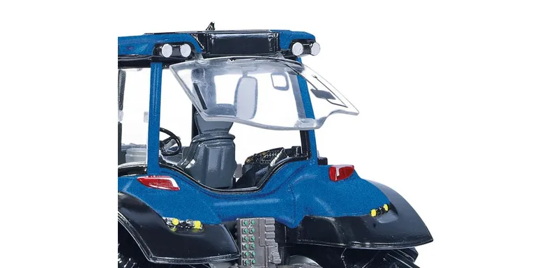 Valtra T214 – 077814 · 1:32 van Wiking – productfoto 4 van 4