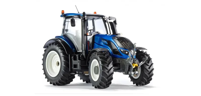 Valtra T214 – 077814 · 1:32 van Wiking – productfoto 1 van 4