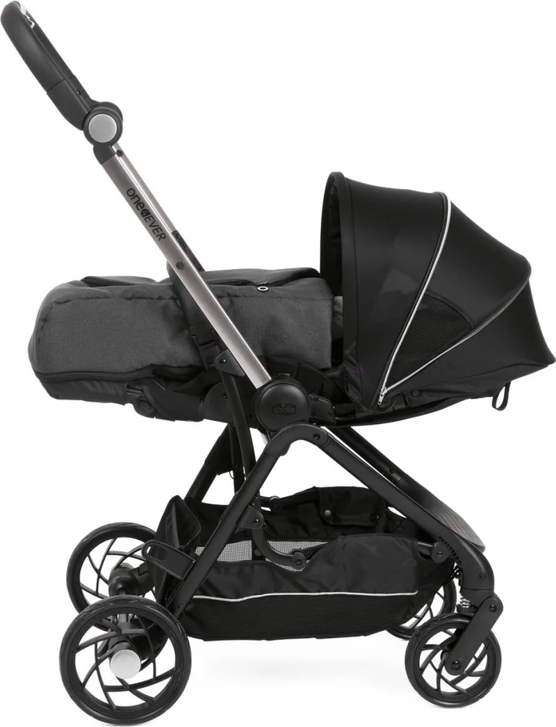 Pirate Black Babynestje voor One4Ever Wandelwagen 607968442 van Chicco in Zwart – productfoto