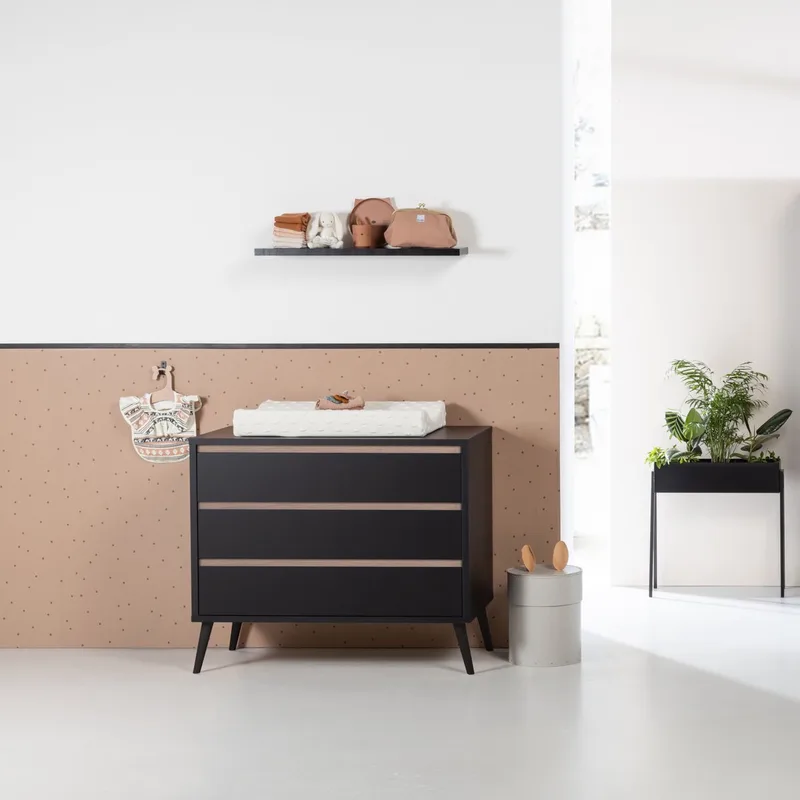 Sterre Commode / Oak by Europe Baby in Zwart – product photo