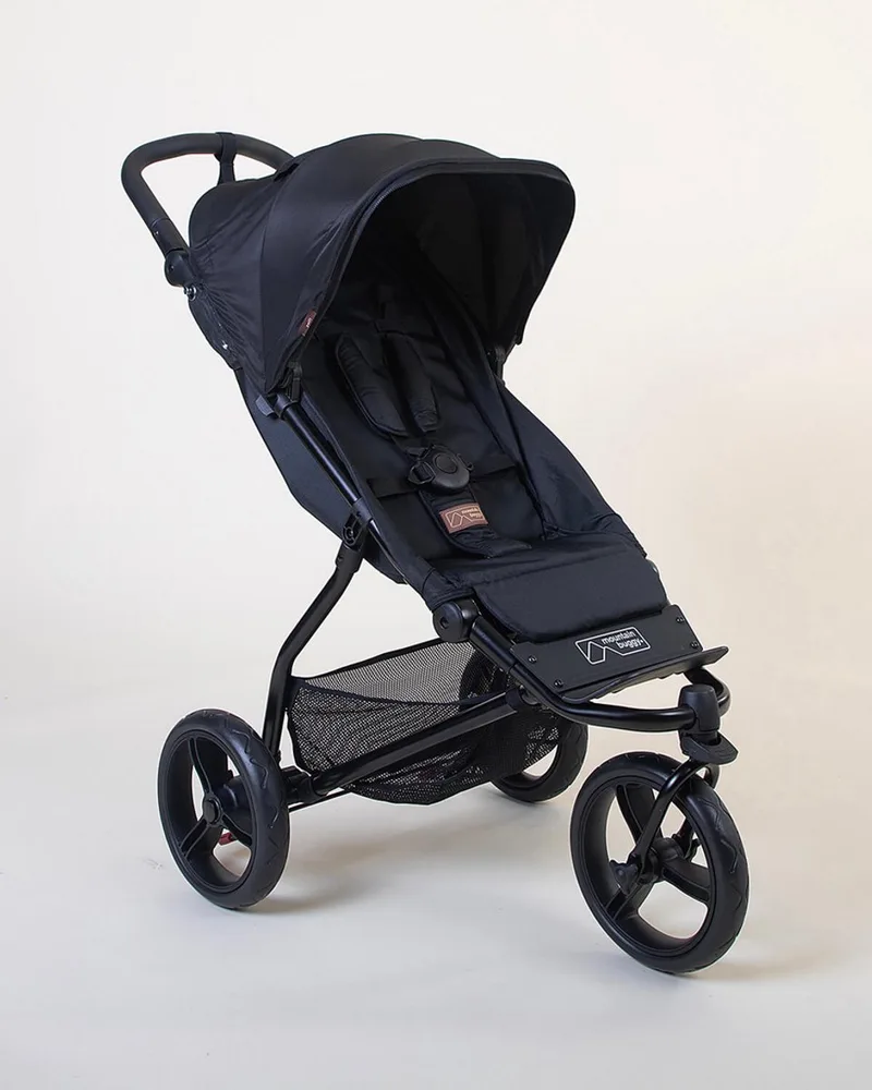 Swift -Heritage Collection V4 - Kinderwagen – Luxe 3-wiel All-Terrain Kinderwagen vanaf Geboorte by Mountain Buggy in Black – product photo