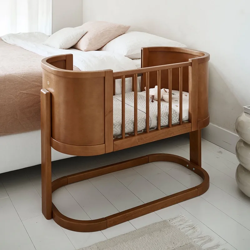 Petite Amélie 2-IN-1 Co Sleeper- Aanschrijfbedje - Cocoon van Petite Amélie in Walnoot – productfoto
