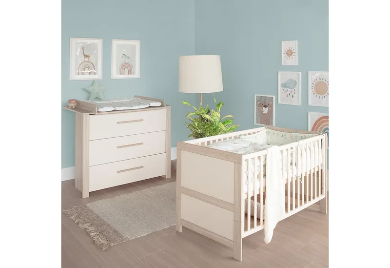 Babymöbel-Set Momo - Zimmer Set aus Holz - Cashmere / Tristan Eiche, (Set 2-tlg., Babybett 70 x 140 cm & Wickelkommode), Gitterbett mit Schlupfsprossen & höhenverstellbar - modern in by roba in Beige – product photo