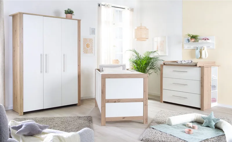 Babyzimmer-Komplettset Malo 3-teilig, (Set, Kinderbett 70 x 140 cm, Wickelkommode, Kleiderschrank), aus Holz mit Metallgriffen by roba in Weiß – product photo