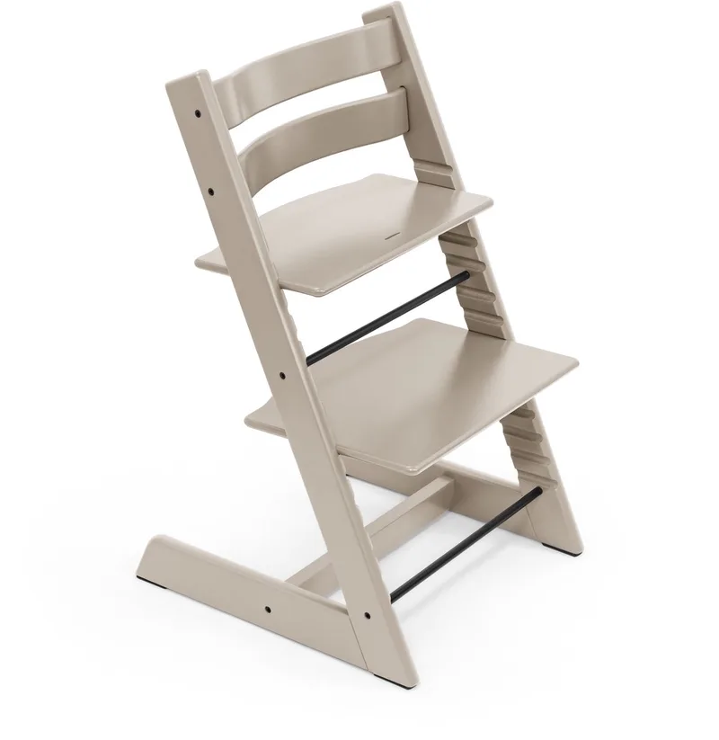 Tripp Trapp stoel van Stokke, - verstelbare, converteerbare stoel voor peuters, kinderen en volwassenen - handig, comfortabel en ergonomisch - klassiek ontwerp van Stokke in Cashmere Grey – productfoto