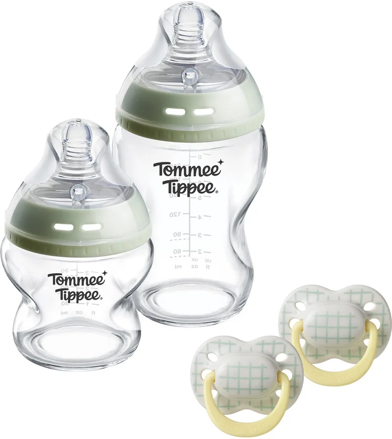 Geschenkset met glazen Natural Start babyflessen en fopspenen - 0m+ by Tommee Tippee in Doorzichtig – product photo