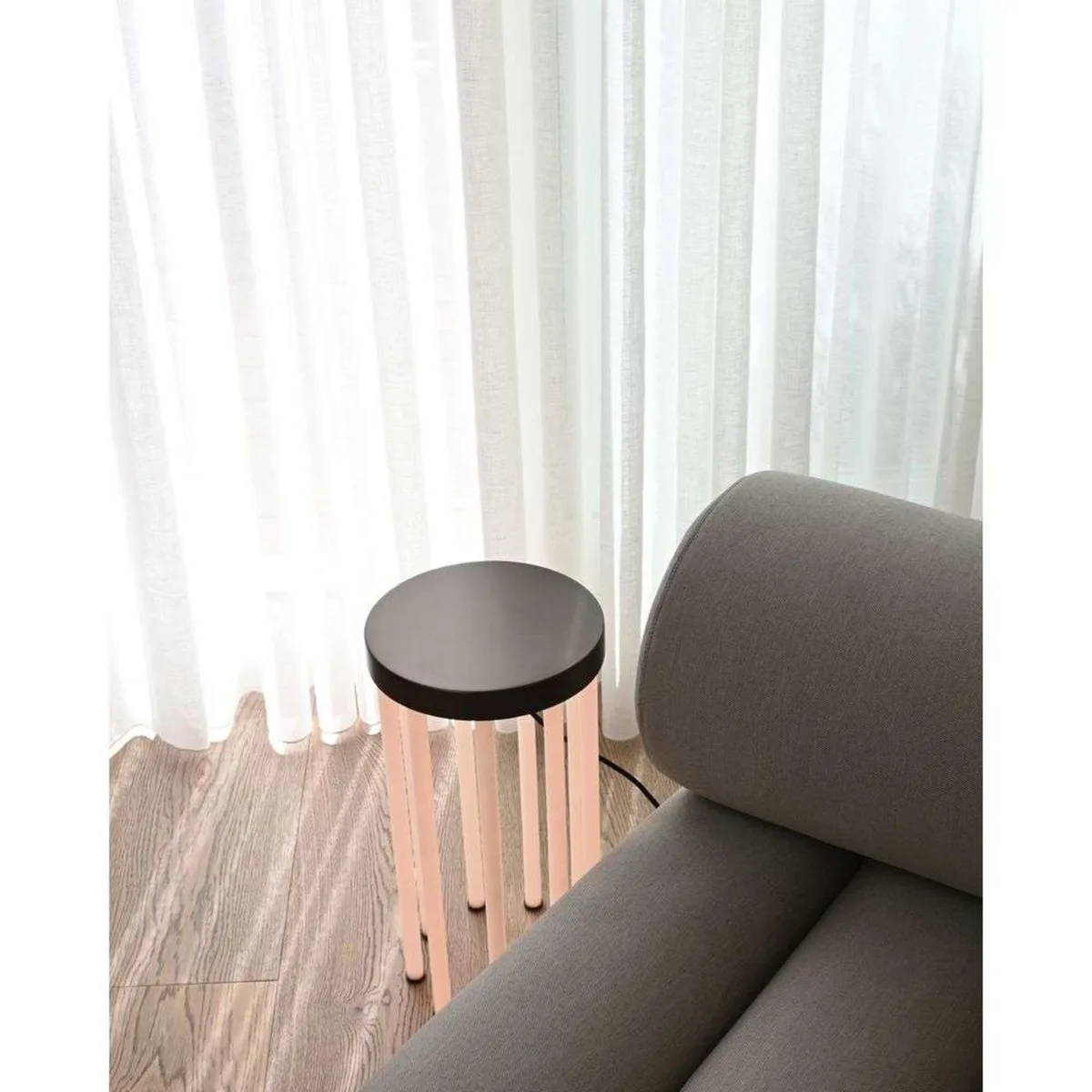 Neon Stehleuchte/Side Table Bronze von 101 Copenhagen – Produktfoto