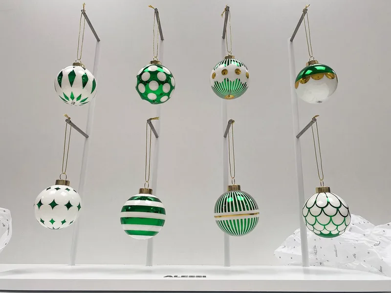 Delight-8-Kleine Kerstballen-Set-Groen-Nika Zupanc de Alessi en Groen,wit,goud – photo du produit
