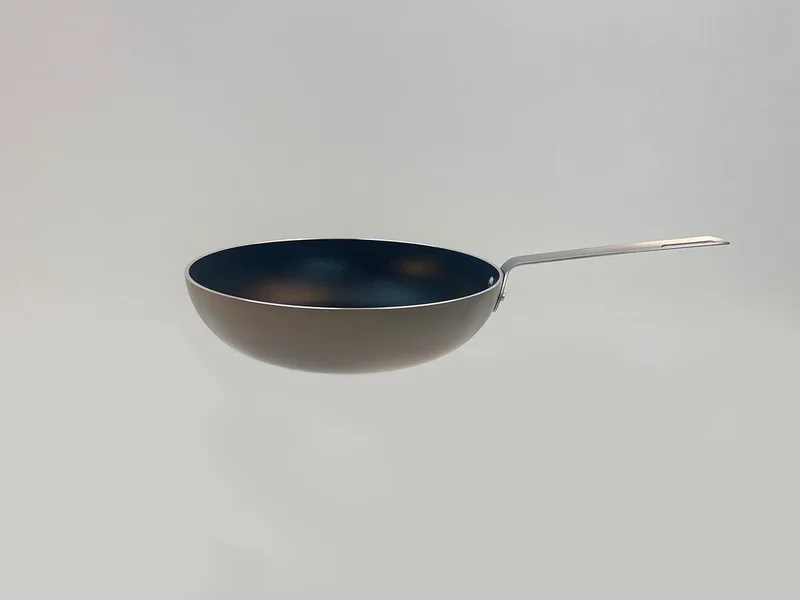 TAMA-Hapjespan-Wok-Warmgrijs by Alessi in Warmgrijs/zwart/ – product photo