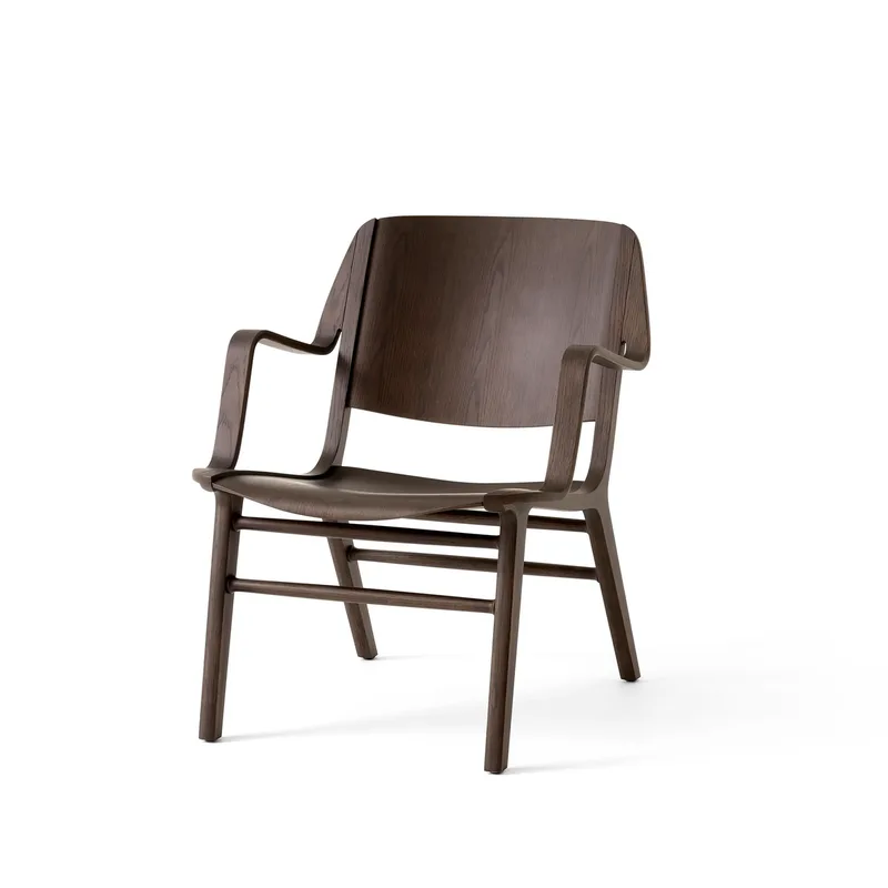 AX HM11 Lounge Chair mit Armlehne Dark stained oak van &Tradition – productfoto