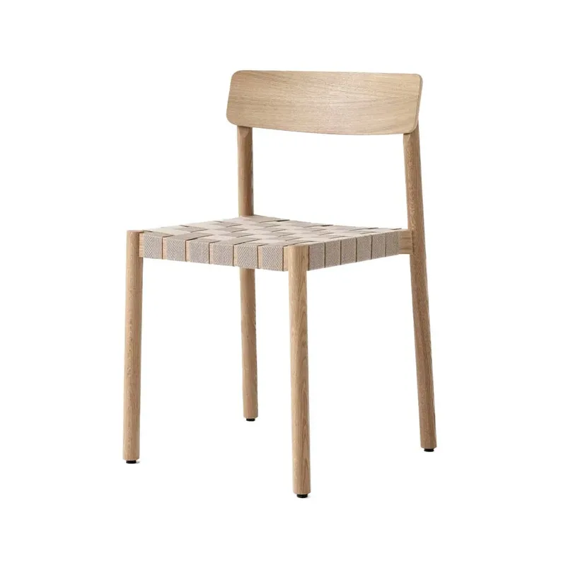 Betty TK1 Stuhl Eiche, natürlich geflochtener Leinenbandsitz by &Tradition – product photo