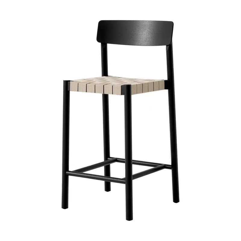 Betty TK12 Counter Chair Barstuhl 65 cm Naturfarbenes leinen-schwarz lackierte esche by &Tradition – product photo