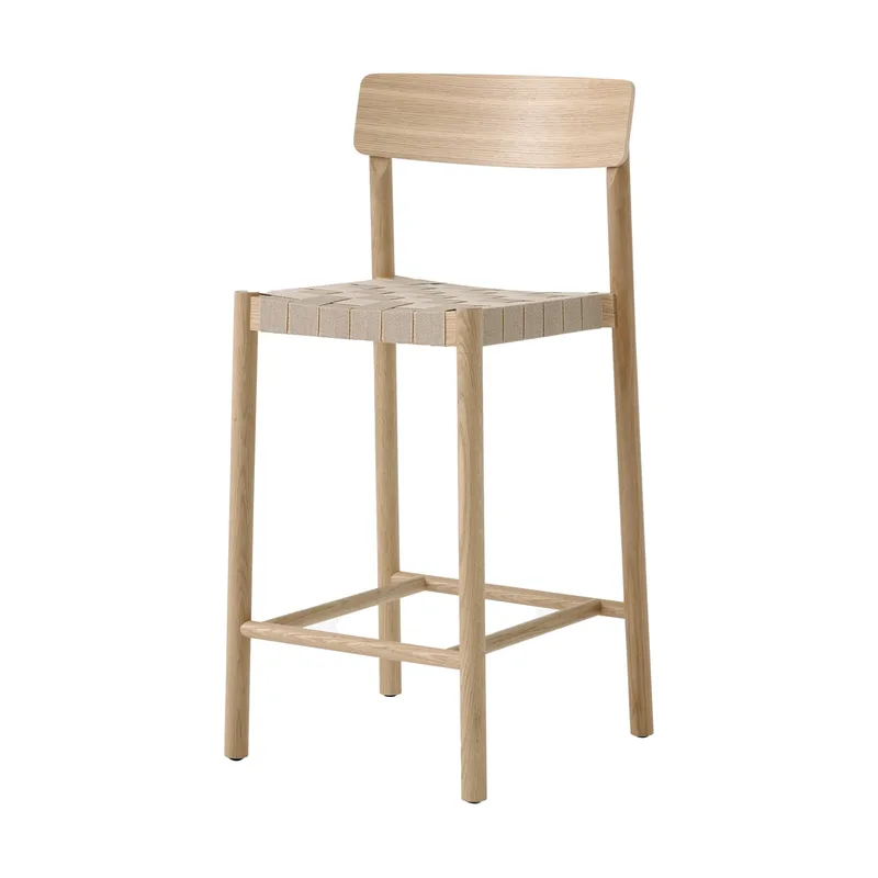 Betty TK12 Counter Chair Barstuhl 65 cm Naturfarbenes leinen-lackierte eiche von &Tradition – Produktfoto