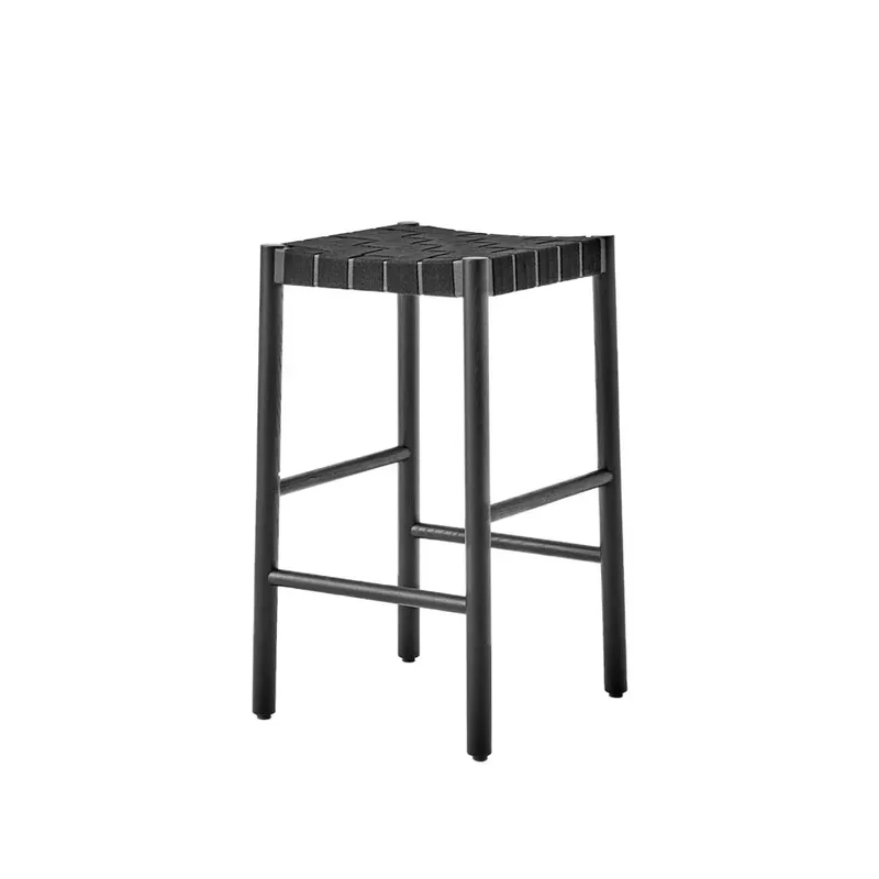 Betty TK7 Barhocker Black, Leinenbandsitz schwarz geflochten fra &Tradition – produktbillede