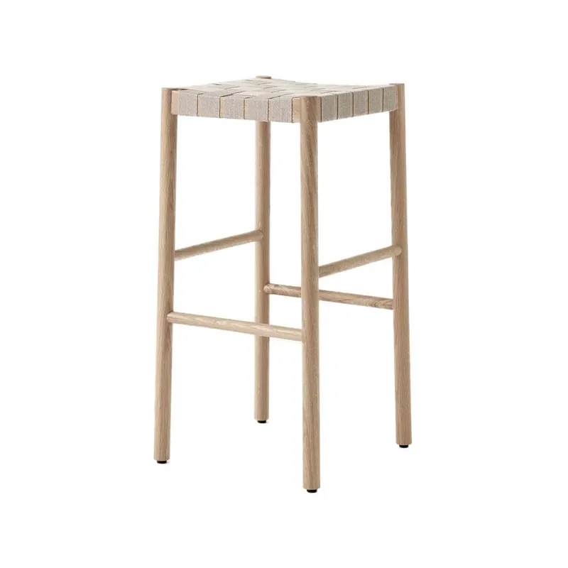 Betty TK8 Barhocker Oak, Leinenbandsitz natürlich geflochten by &Tradition – product photo