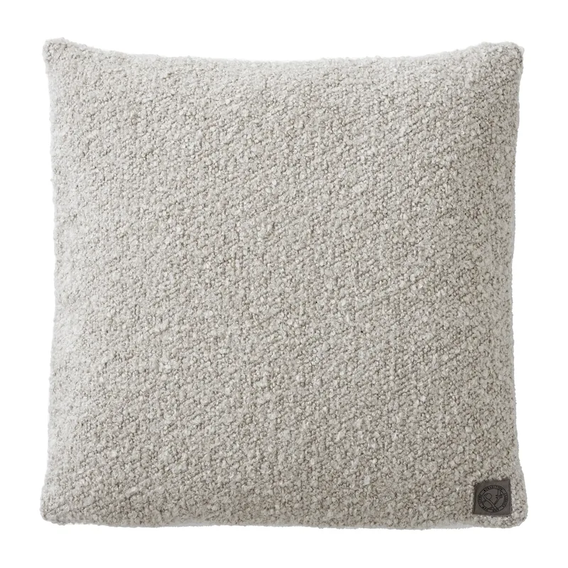 Collect Kissen SC28 Soft Boucle 50 x 50cm Cloud von &Tradition – Produktfoto