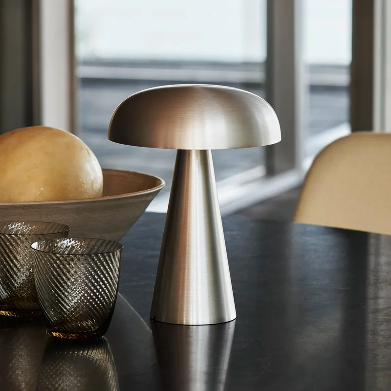 Como SC53 draagbare accu-tafellamp, aluminium - &Tradition - Woonkamer - Designer - Metaal - Met lampenkap von &Tradition – Produktfoto