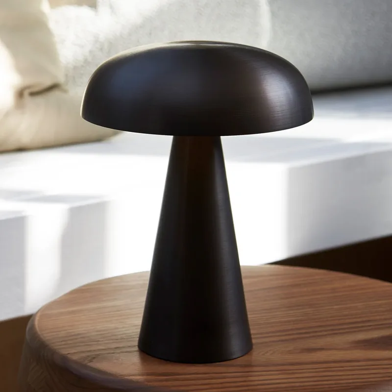 Como SC53 draagbare tafellamp zwart - &Tradition - Woonkamer - Designer - Metaal - Met lampenkap van &Tradition – productfoto