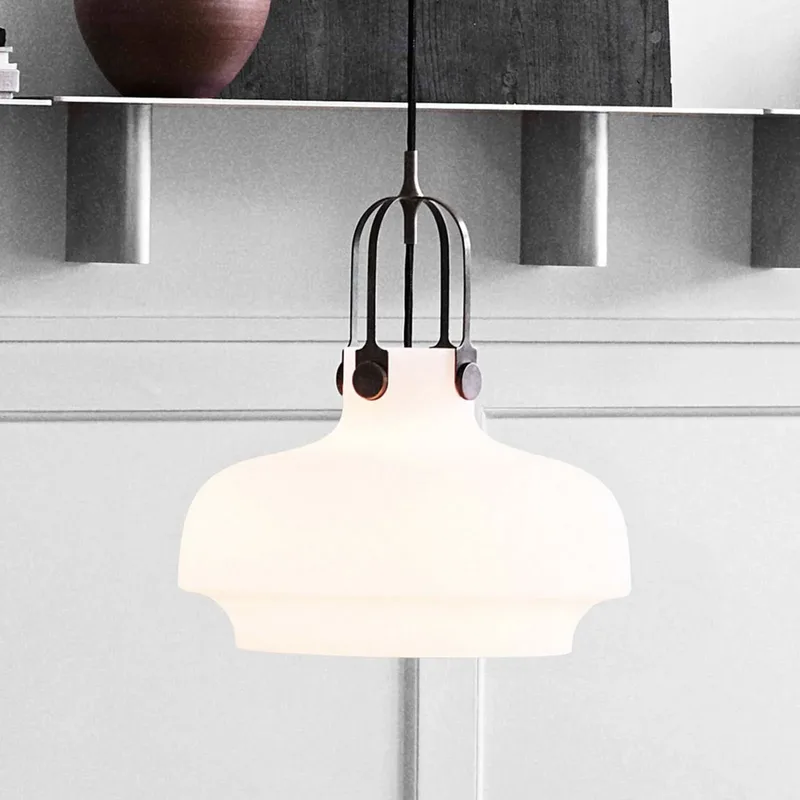 Copenhagen SC7 hanglamp opaal/bronskleurig messing - &Tradition - Woonkamer - Designer - Glas - 1 lamp von &Tradition – Produktfoto
