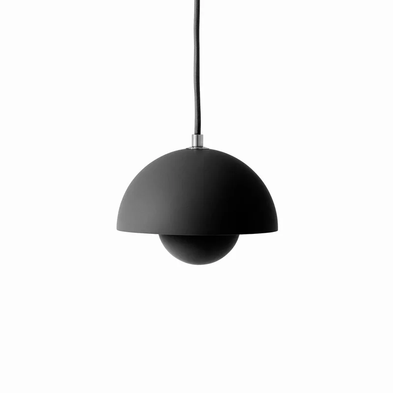 Flowerpot VP10 hanglamp, Ø 16 cm, matzwart - &TRADITION - Woonkamer - Designer - Metaal - Met lampenkap von &Tradition – Produktfoto