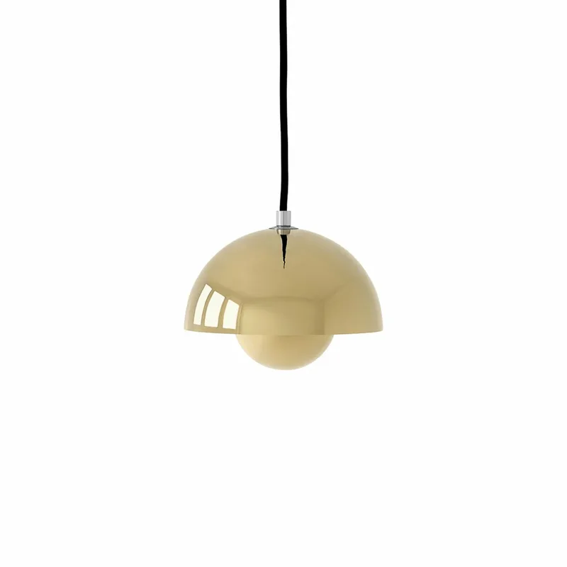 Flowerpot VP10 hanglamp, Ø 16 cm, messing - &TRADITION - Woonkamer - Designer - Metaal - Met lampenkap von &Tradition – Produktfoto