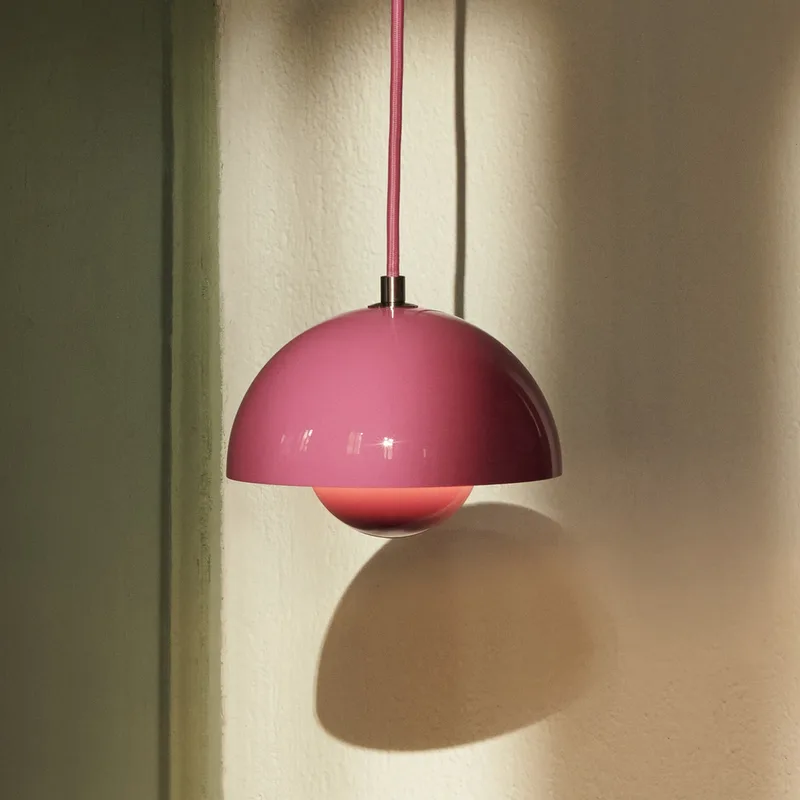Flowerpot VP10 hanglamp, Ø 16 cm, roze - &TRADITION - Woonkamer - Designer - Metaal - Met lampenkap von &Tradition – Produktfoto