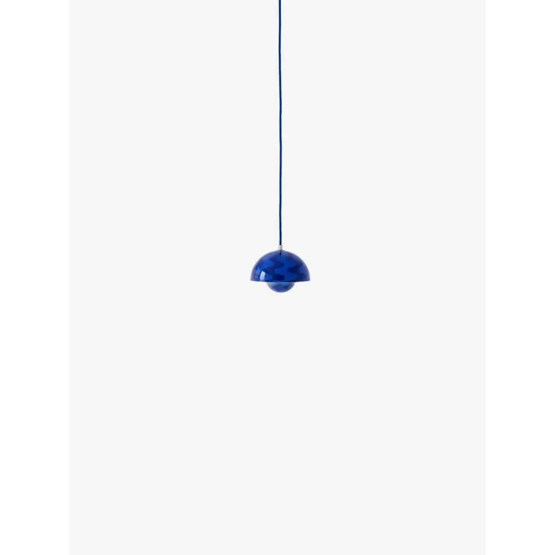 Flowerpot VP10 hanglamp Ø 16 cm schemerblauw - &Tradition - Woonkamer - Designer - Metaal - Met lampenkap von &Tradition – Produktfoto