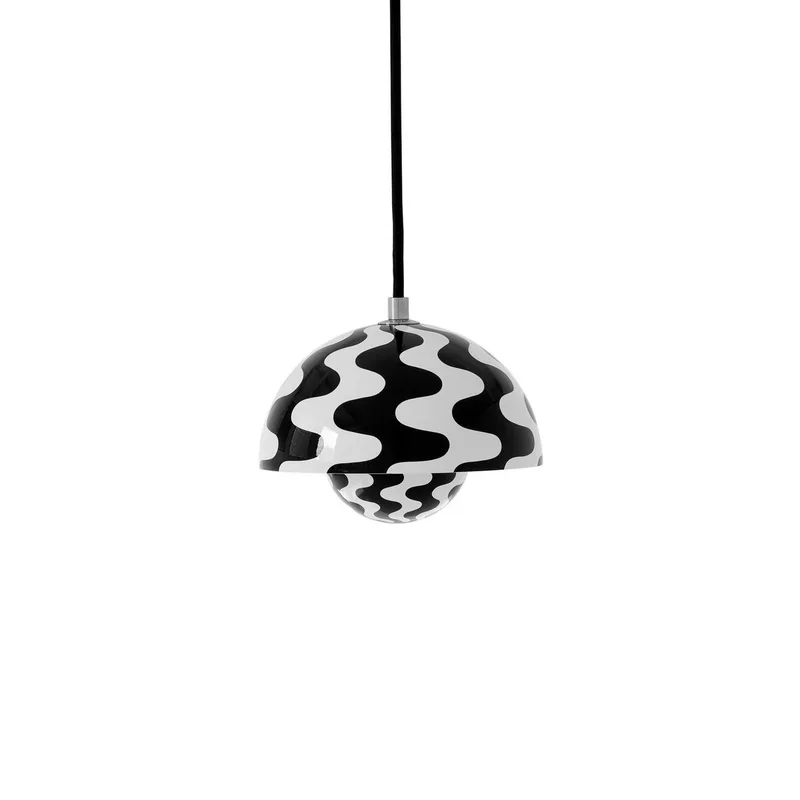 Flowerpot VP10 hanglamp Ø16cm, zwart/wit - &TRADITION - Woonkamer - Designer - Metaal - Met lampenkap by &Tradition – product photo