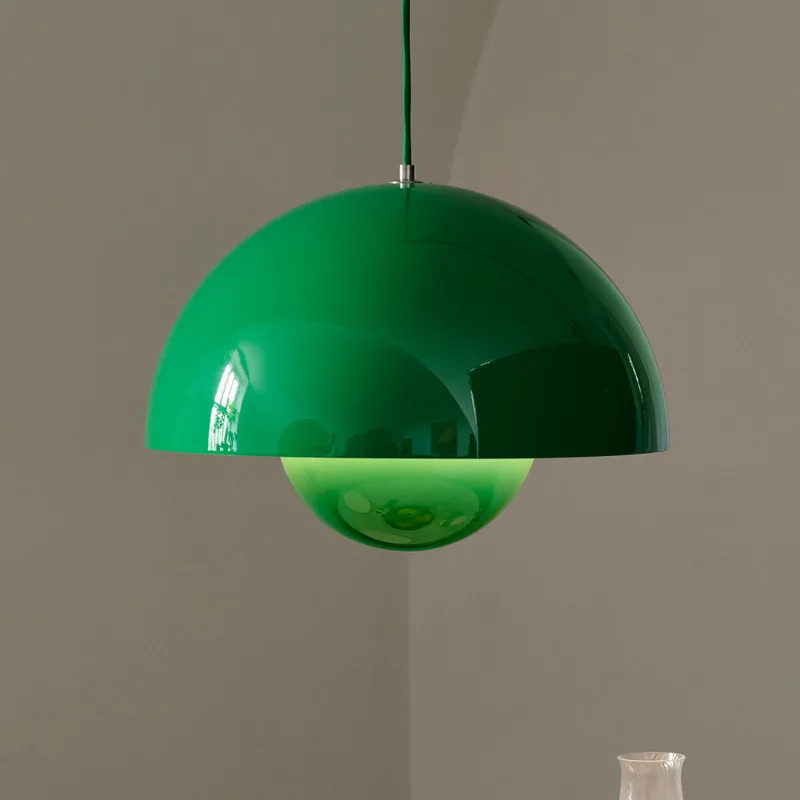 Flowerpot VP7 hanglamp Signal Green - &Tradition - Woonkamer - Designer - Metaal - 1 lamp von &Tradition – Produktfoto