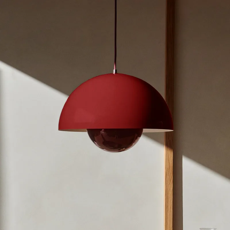 Flowerpot VP7 hanglamp Vermilion Red - &Tradition - Woonkamer - Designer - Metaal - 1 lamp de &Tradition – photo du produit