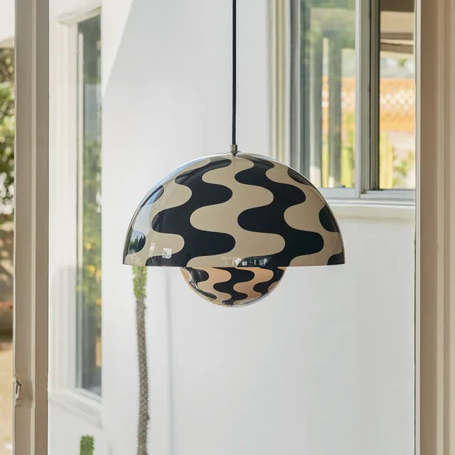 Flowerpot VP7 hanglamp zwart/wit - &Tradition - Woonkamer - Designer - Metaal - 1 lamp