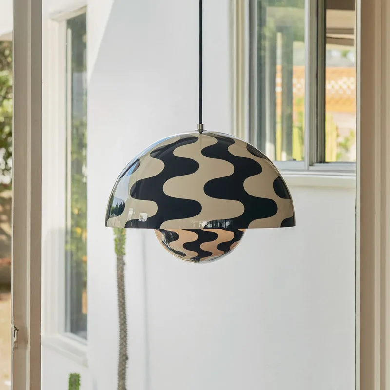 Flowerpot VP7 hanglamp zwart/wit - &Tradition - Woonkamer - Designer - Metaal - 1 lamp från &Tradition – produktbild