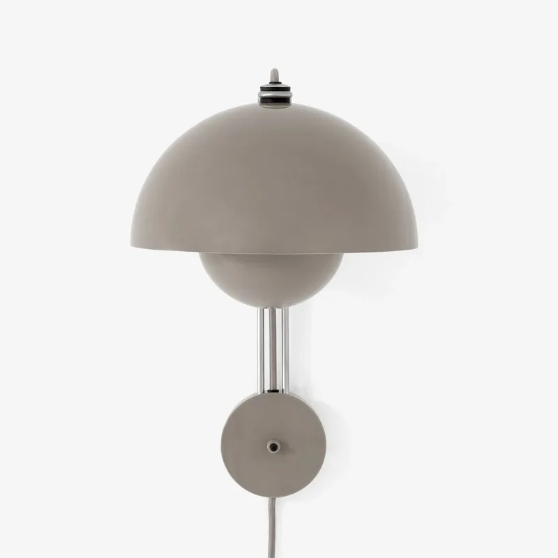 Flowerpot VP8 wandlamp, stekker, grijs-beige - &TRADITION - Woonkamer - Designer - Metaal - 1 lamp by &Tradition – product photo