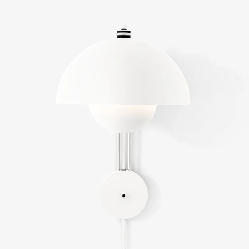 Flowerpot VP8 wandlamp, stekker, mat wit - &TRADITION - Woonkamer - Designer - Metaal - 1 lamp de &Tradition – photo du produit