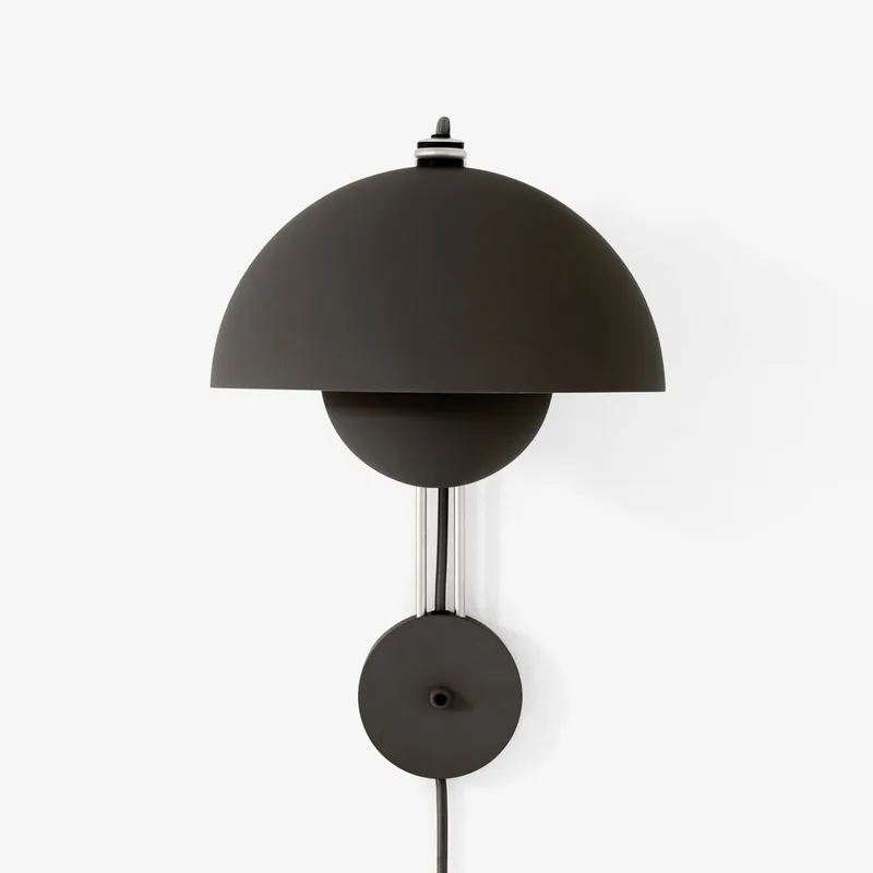 Flowerpot VP8 wandlamp, stekker, matzwart - &TRADITION - Woonkamer - Designer - Metaal - 1 lamp de &Tradition – photo du produit