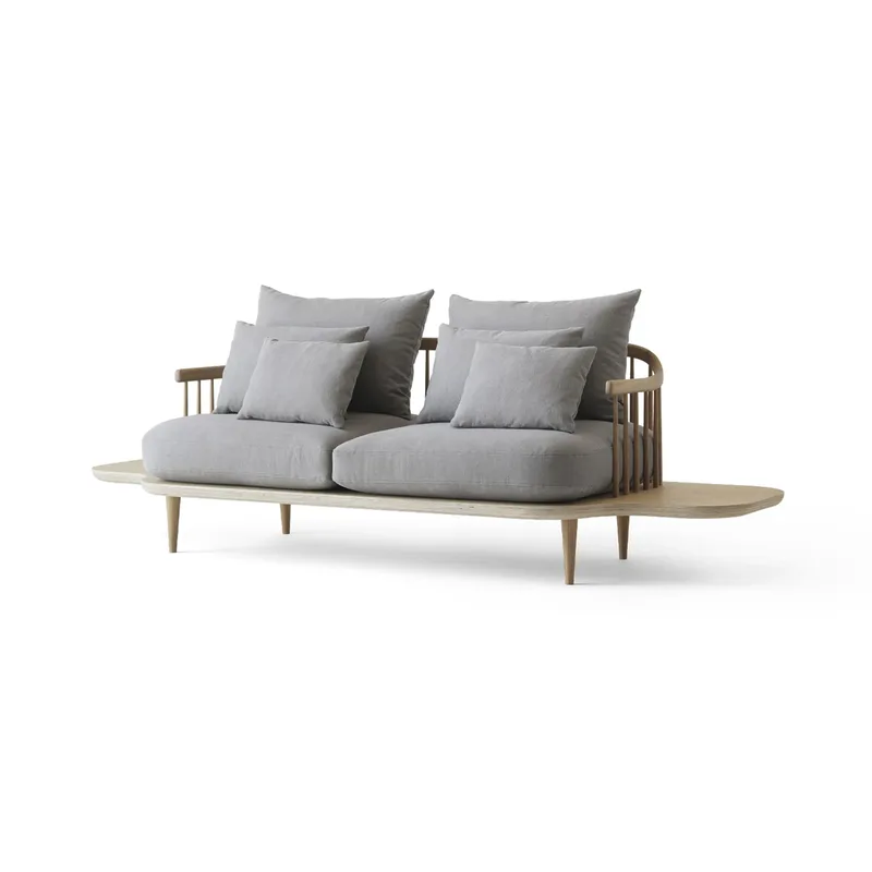 Fly SC3 Sofa Stoff hot madison 094 hellgrau, Eichenholzgestell weiß geölt und Beistelltisch von &Tradition – Produktfoto