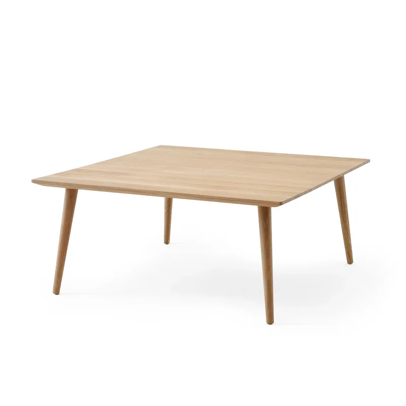 In Between Couchtisch SK24 90 x 90cm Eiche geölt by &Tradition – product photo