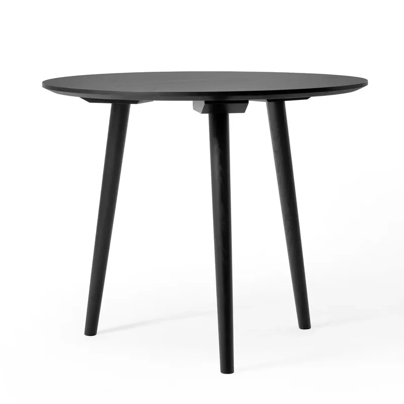 In Between Tisch SK3 Eiche schwarz lackiert by &Tradition – product photo
