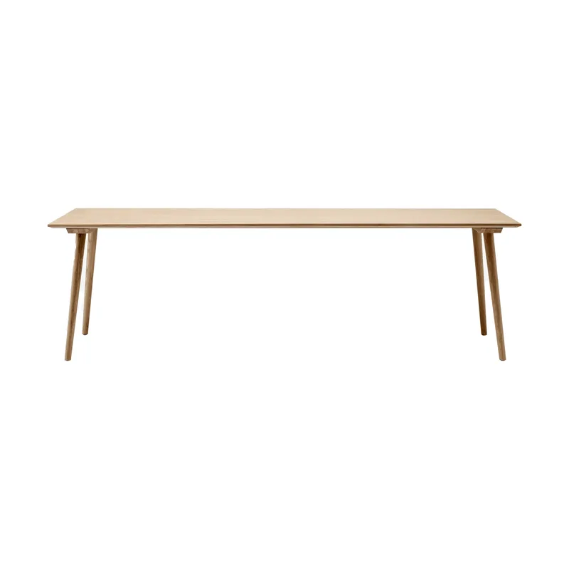In Between Tisch SK6 Eiche klar lackiert by &Tradition – product photo