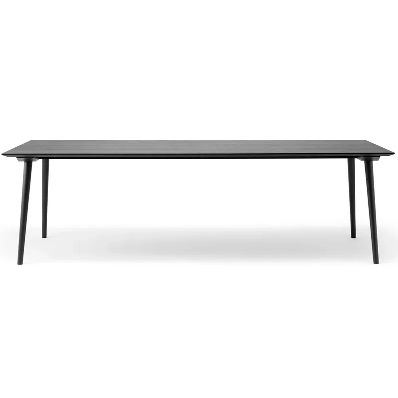 In Between Tisch SK6 Eiche schwarz lackiert by &Tradition – product photo