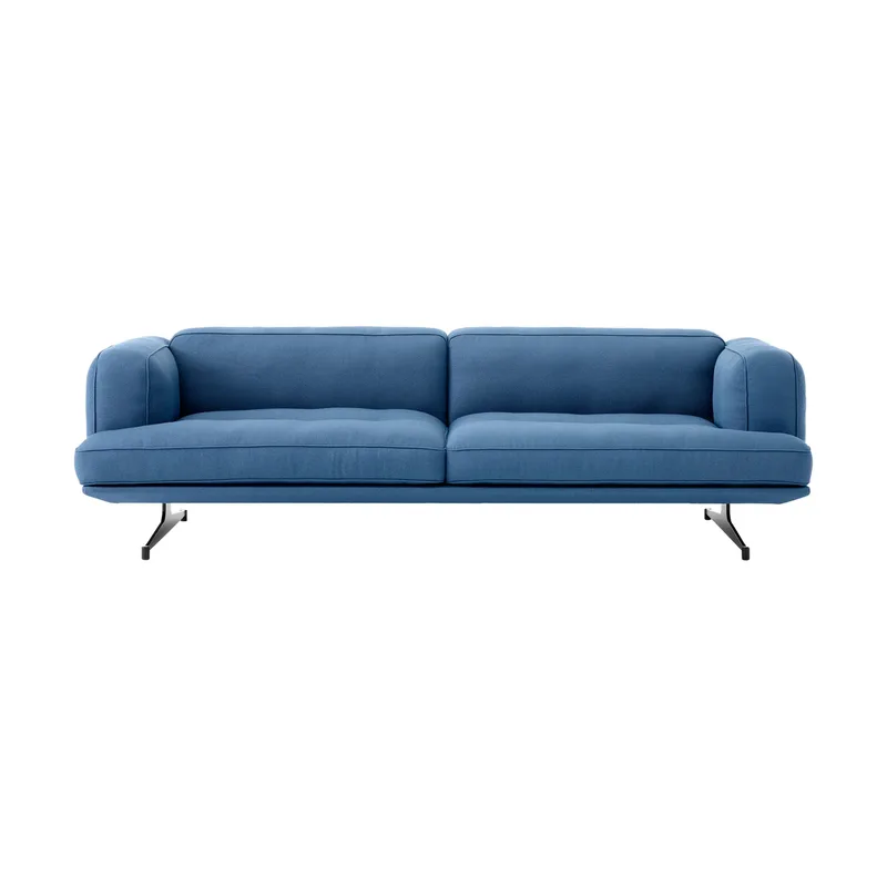 Inland AV23 3-Sitzer Sofa Vidar 4 Denim Blue 733-schwarze Beine von &Tradition – Produktfoto