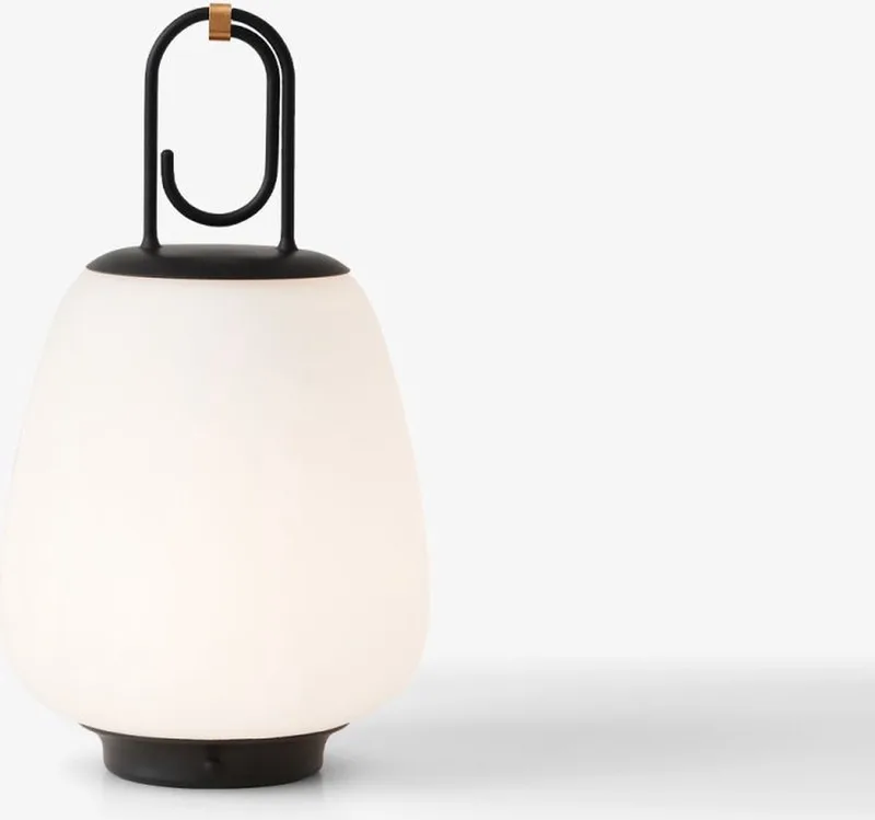 Lucca Draagbare Tafellamp by &Tradition in List: Zwart, Moss, Maroon, Black – product photo