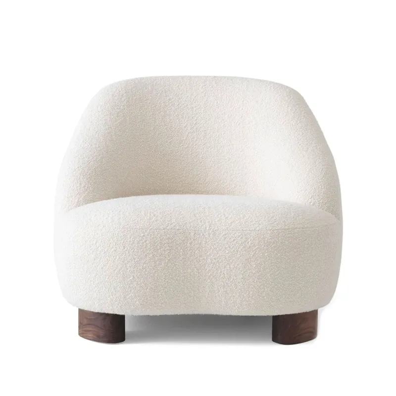 Margas LC1 Sessel Karakorum 001 weiß-Walnussbeine by &Tradition – product photo