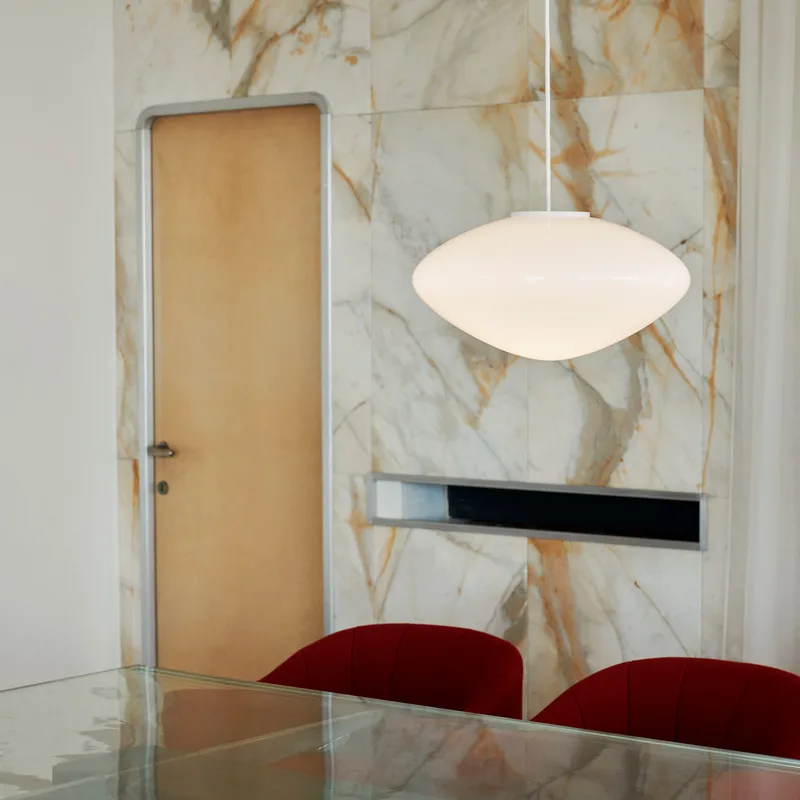 Mist AP16 hanglamp mat wit - &Tradition Mist All The Way To Paris - Woonkamer - Designer - Glas - 1 lamp de &Tradition – photo du produit