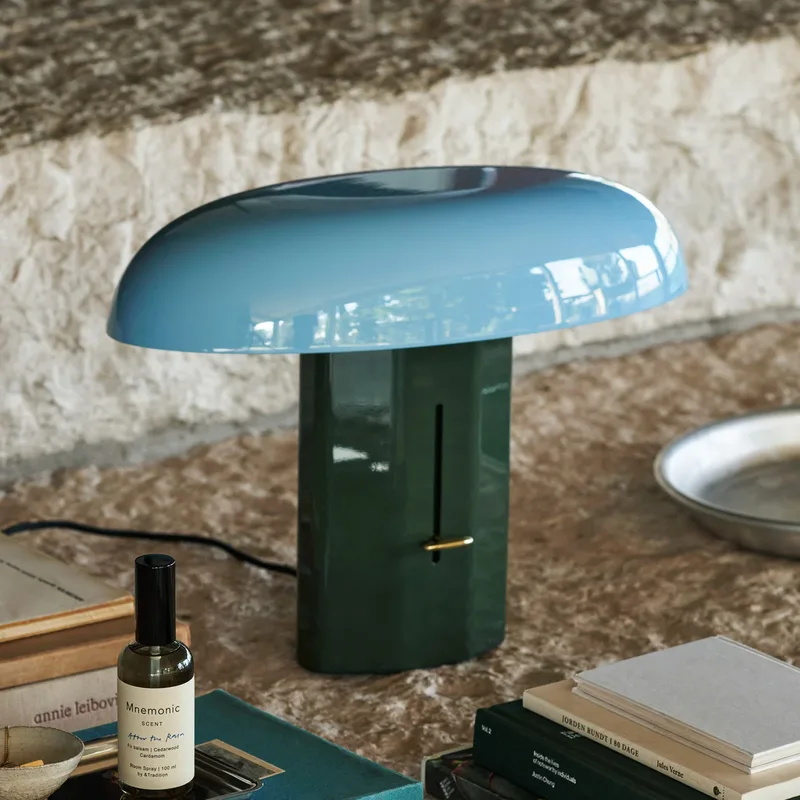 Montera JH42 tafellamp Forest/Sky - &Tradition - Woonkamer - Designer - Aluminium - Met lampenkap von &Tradition – Produktfoto