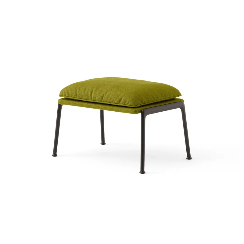 Muno LN20 Fußhocker Warm black-Vidar 0956 von &Tradition – Produktfoto