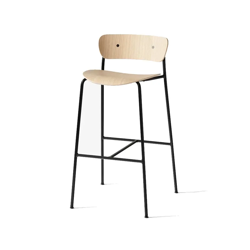 Pavilion AV9 Barstuhl Eiche lackiert, Stahlgestell by &Tradition – product photo